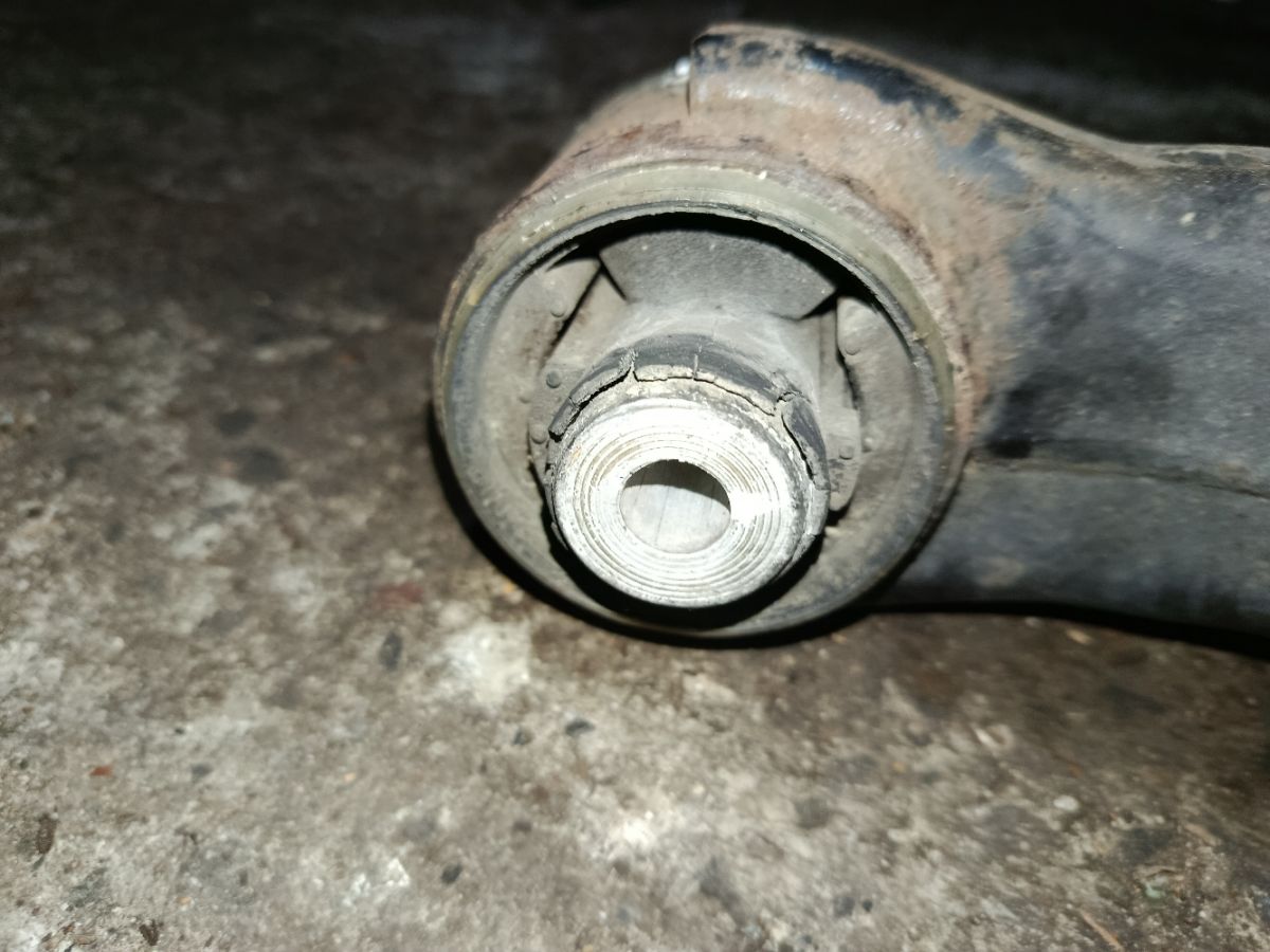 Балка подвески на Nissan Cube Z12 HR15DE Фото 7