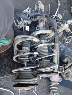 Стойка амортизатора на Toyota Isis ANM10G 1AZ-FSE Фото 2