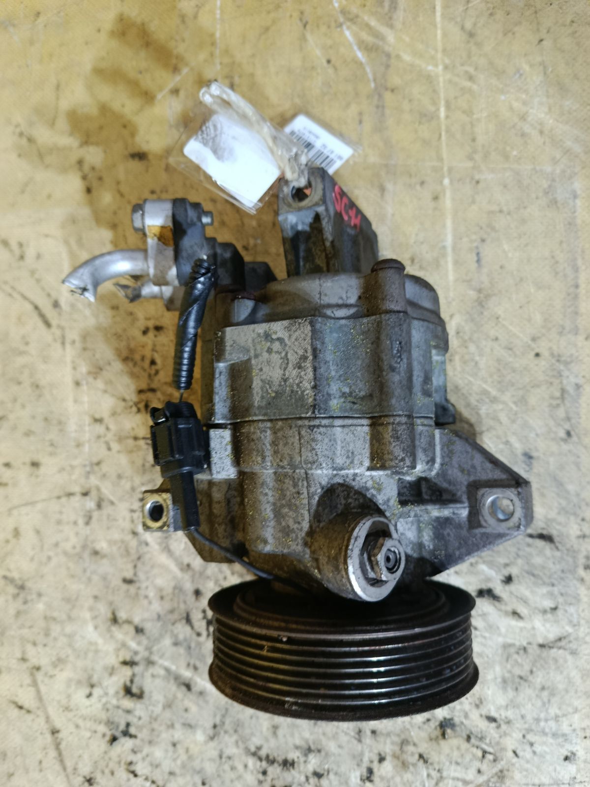 Компрессор кондиционера 92600-ED07B на Nissan Tiida Latio SC11 HR15DE Фото 2