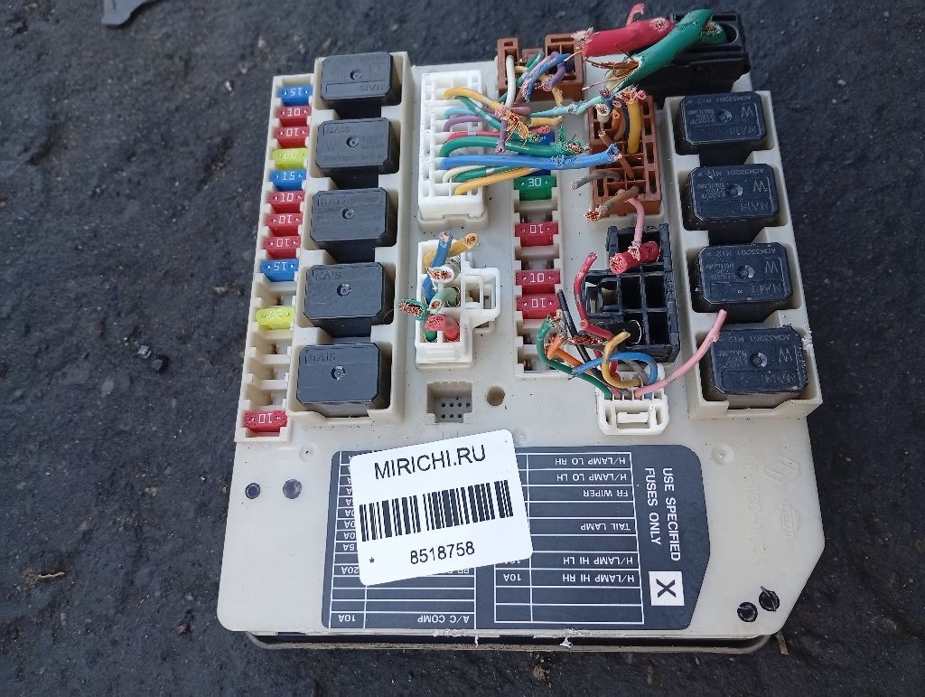 Блок предохранителей на Nissan Tiida Latio SC11 HR15DE Фото 3