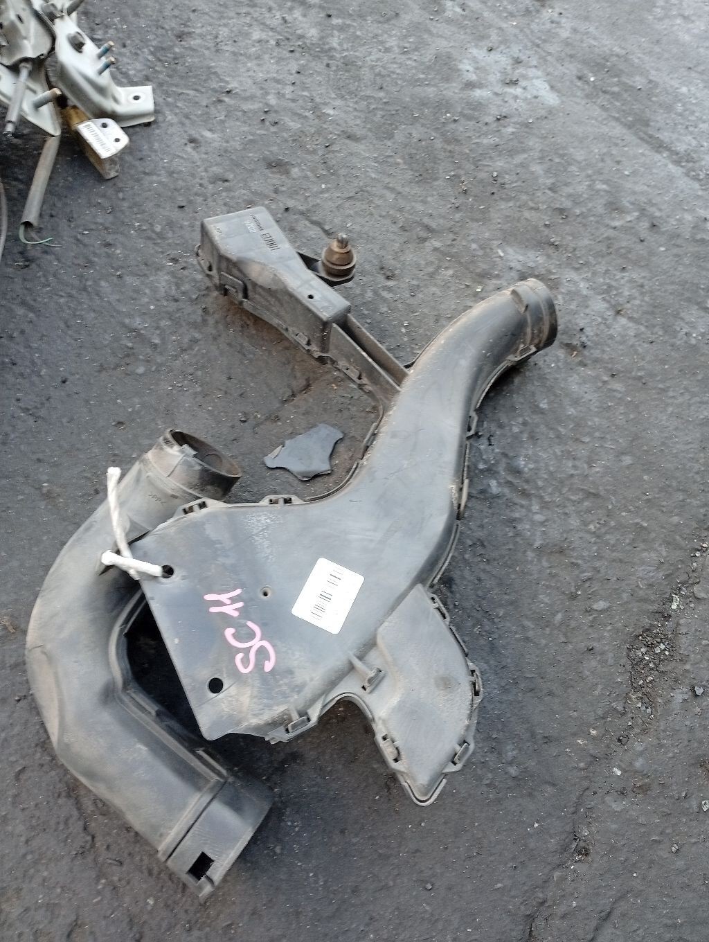 Воздухозаборник 16554 ED000 на Nissan Tiida Latio SC11 HR15DE Фото 1