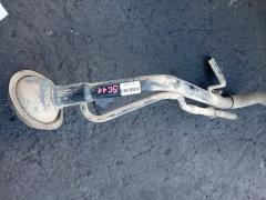 Заливная горловина топливного бака на Nissan Tiida Latio SC11 HR15DE