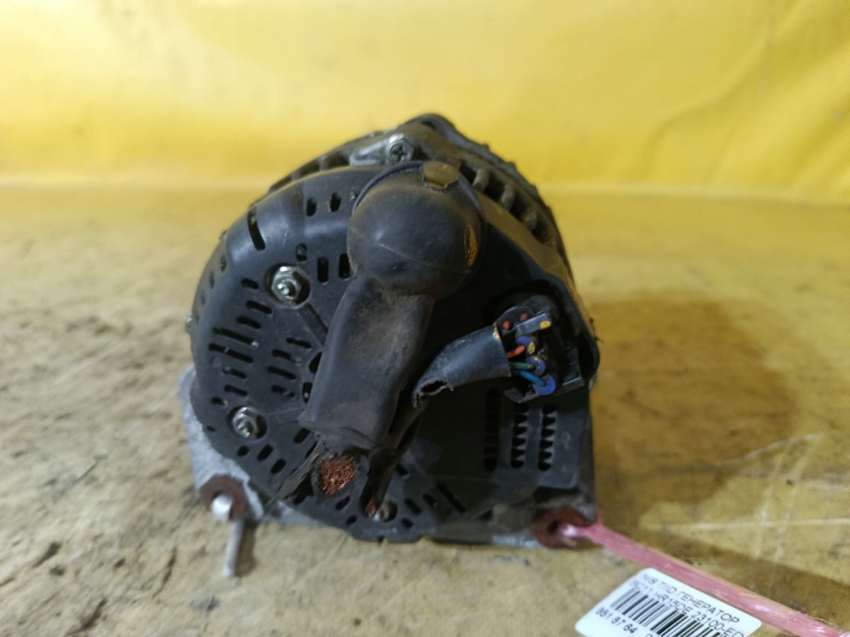 Генератор 23100-ED00B на Nissan Tiida Latio SC11 HR15DE Фото 3
