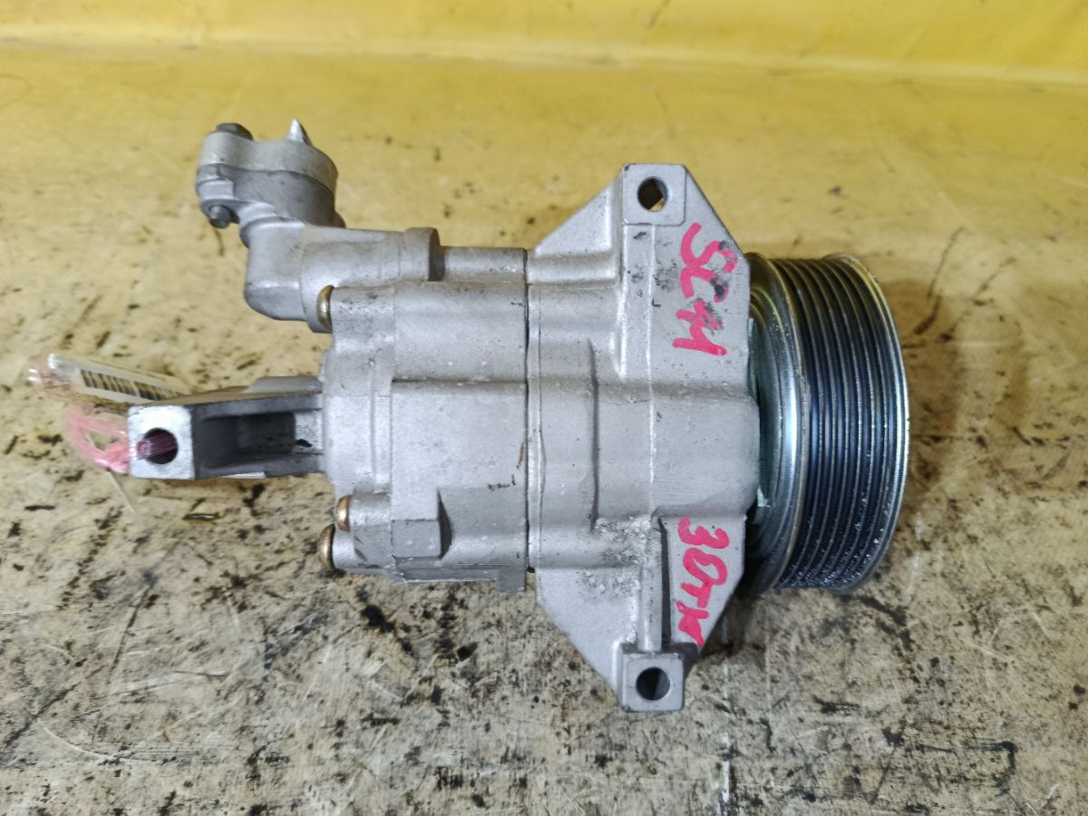 Компрессор кондиционера 92600-ED07B на Nissan Tiida Latio SC11 HR15DE Фото 2
