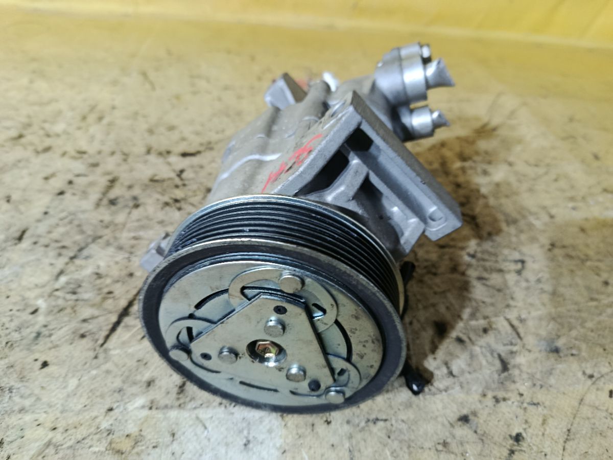 Компрессор кондиционера 92600-ED07B на Nissan Tiida Latio SC11 HR15DE Фото 5