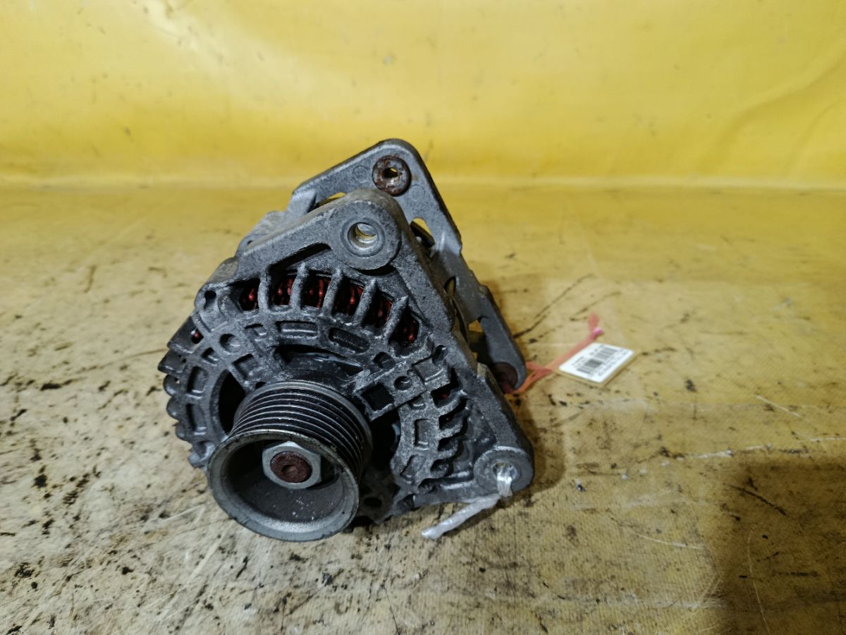 Генератор 23100-ED00B на Nissan Tiida Latio SC11 HR15DE Фото 2