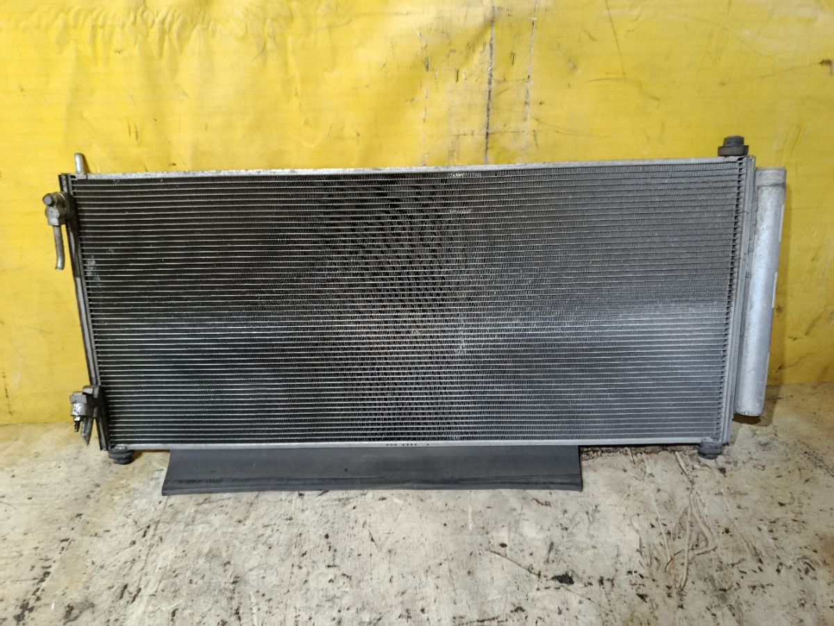 Радиатор кондиционера на Honda Fit GE6 L13A Фото 2