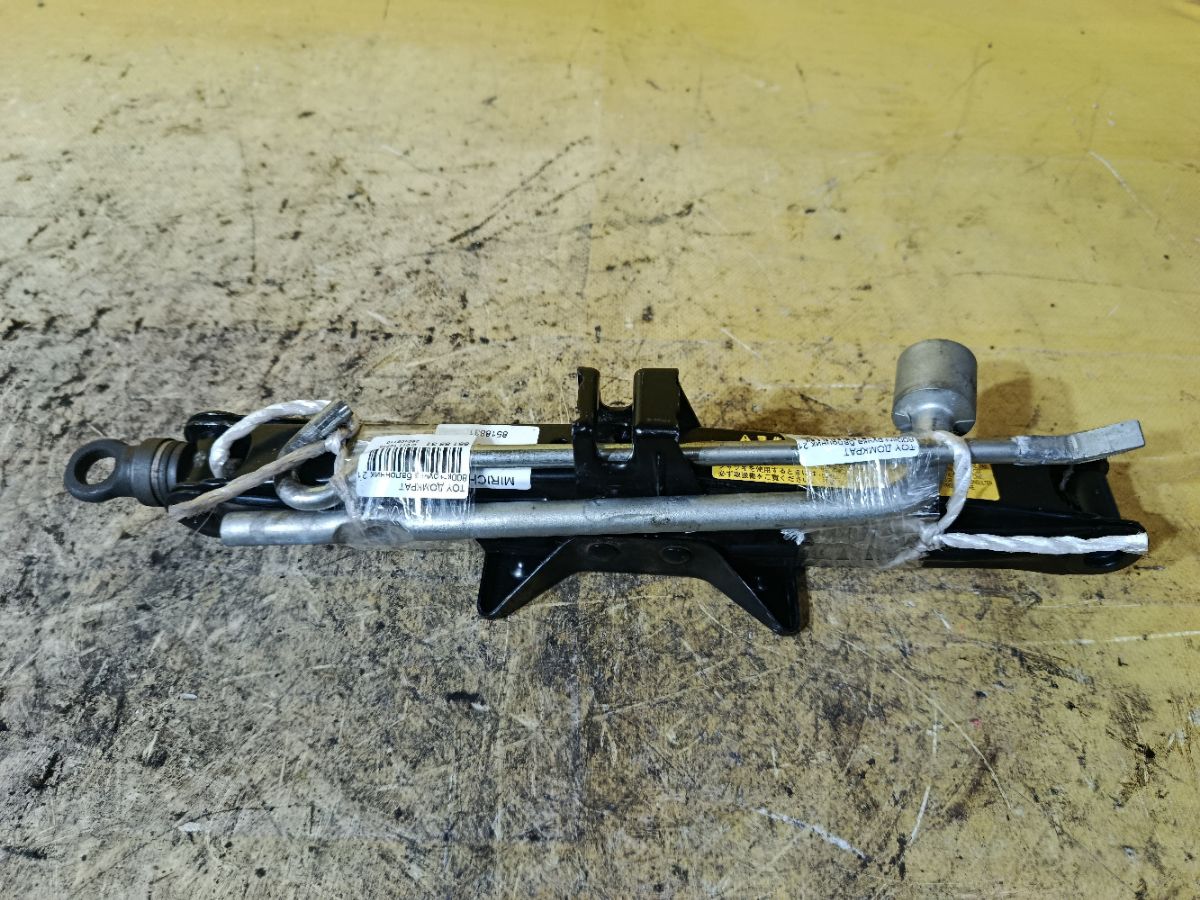 Домкрат на Toyota Фото 2