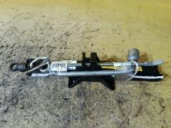 Домкрат на Toyota Фото 2