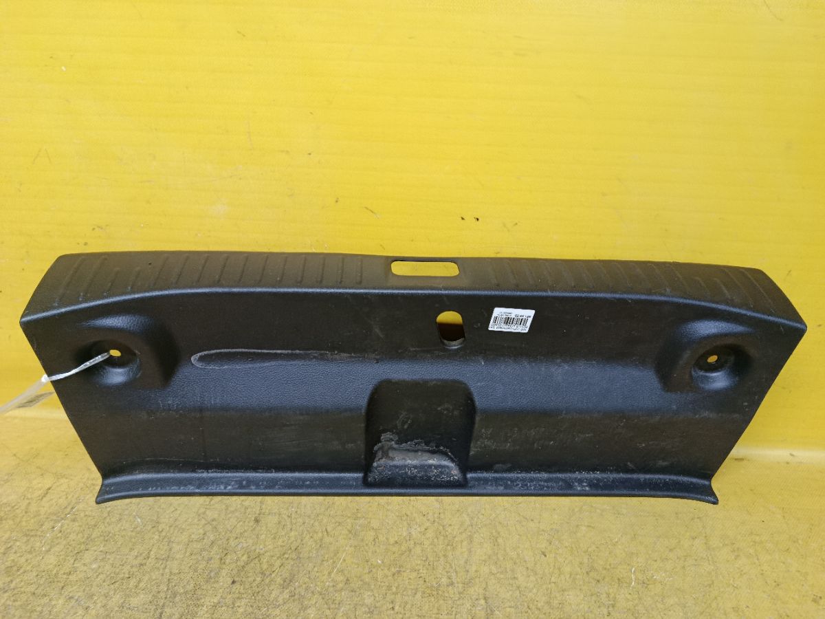 Обшивка багажника 84921-ED900 на Nissan Tiida Latio SC11 Фото 5