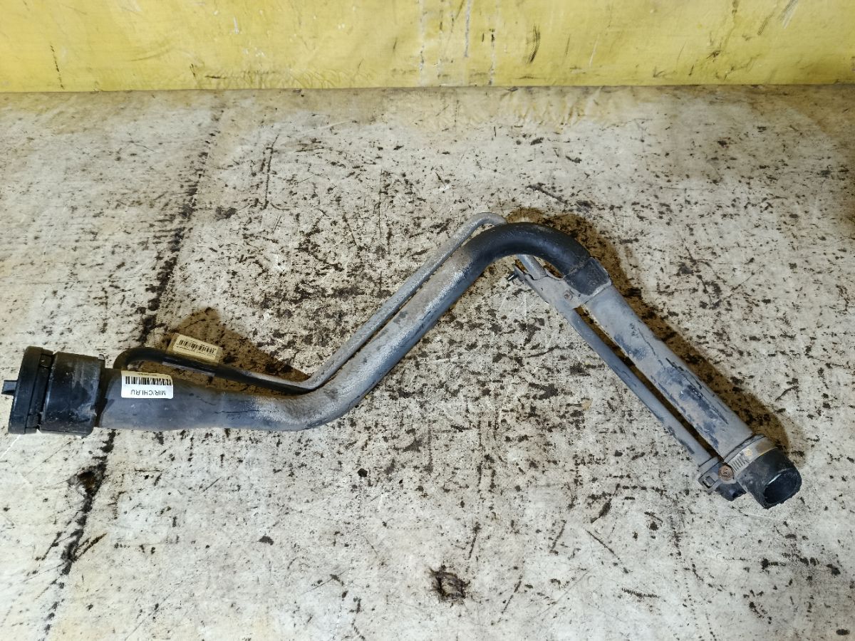 Заливная горловина топливного бака 77201-52050 на Toyota Porte NNP11 1NZ-FE Фото 2