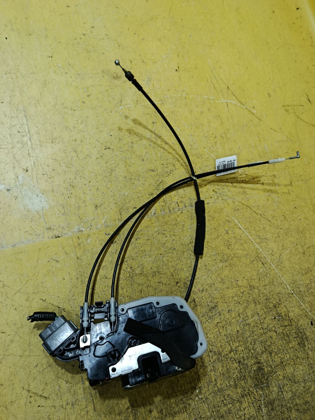 Замок двери на Nissan Tiida C11 Фото 1