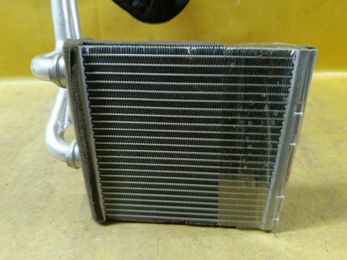 Радиатор печки на Nissan March K13 HR12DE Фото 3