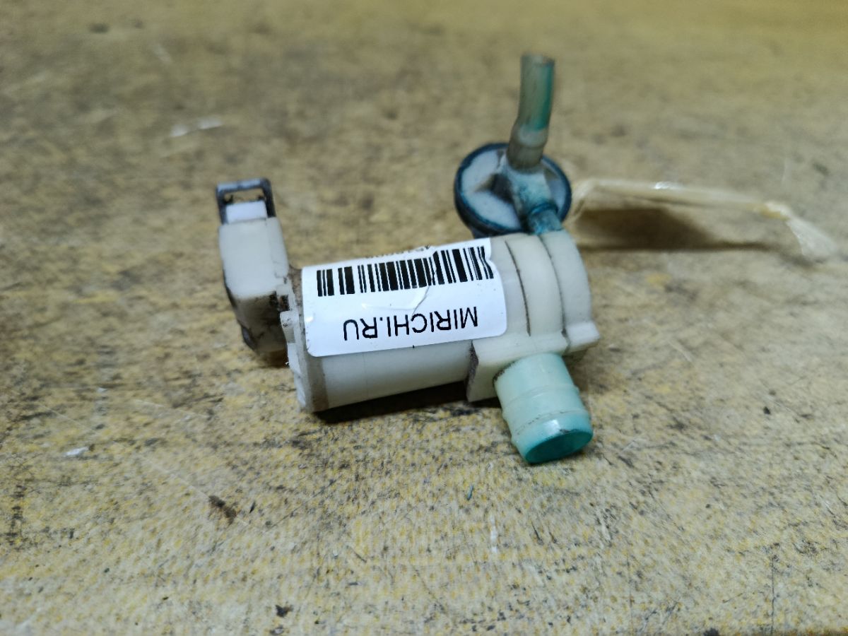 Насос омывателя стекла 28920 AX000 на Nissan Note E11 HR15DE Фото 2