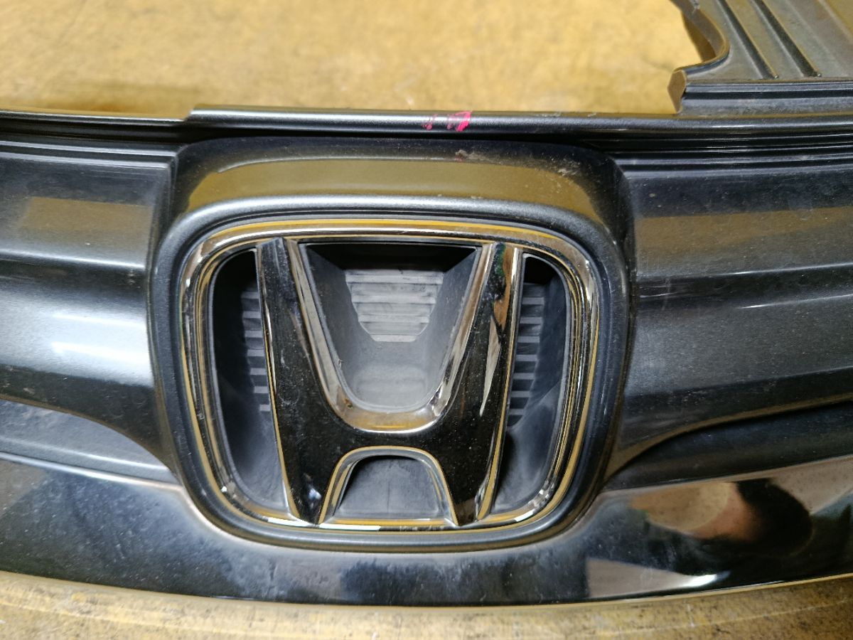 Решетка радиатора на Honda Odyssey RC1 Фото 3