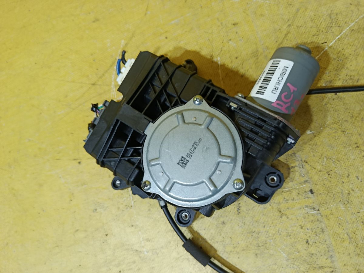 Доводчик двери на Honda Odyssey RC1 Фото 4