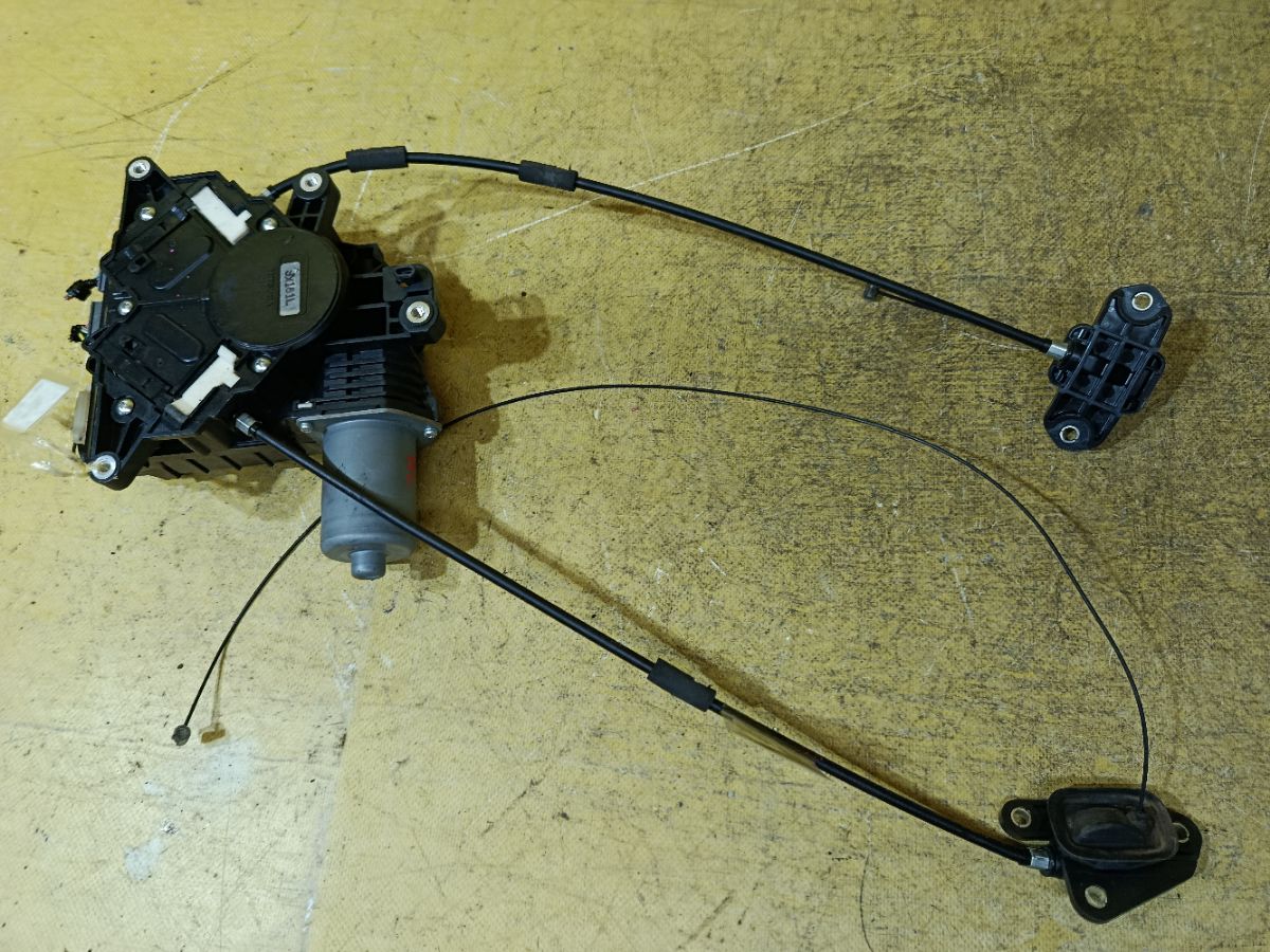 Доводчик двери на Honda Odyssey RC1 Фото 5