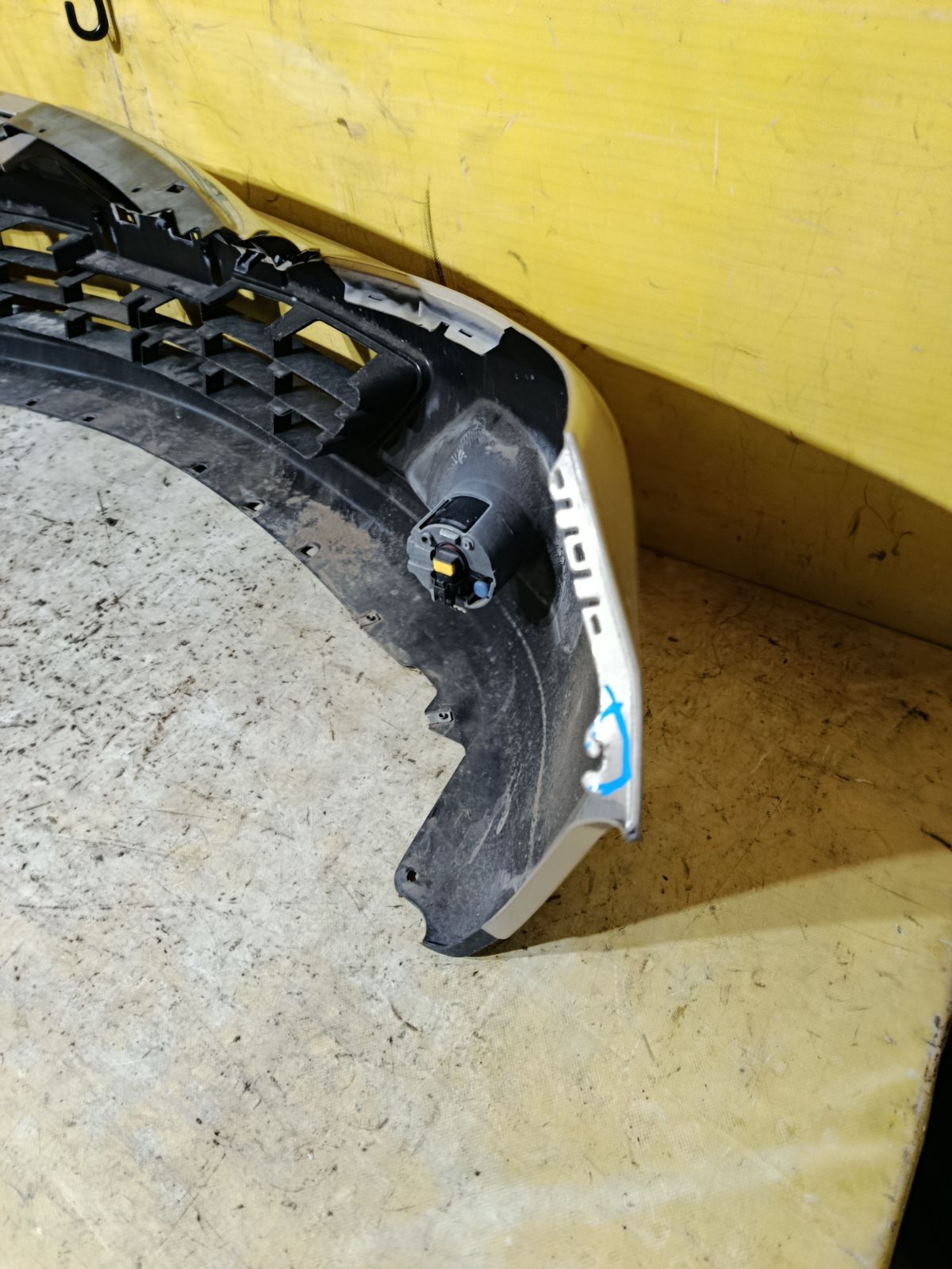 Бампер 02B2704 02B2704,62022-ED025, 62022ED025, 62022ED540, 62022EM00J, DS04213BA, DS04232BA, DS04232BB, DT20100000000, DT20200001000, GD6930, HQ62022EM00J, NS01001DB, NSL10507507, STDTW5000A0, U0505084, UNTEM622294 на Nissan Tiida C11 Фото 12