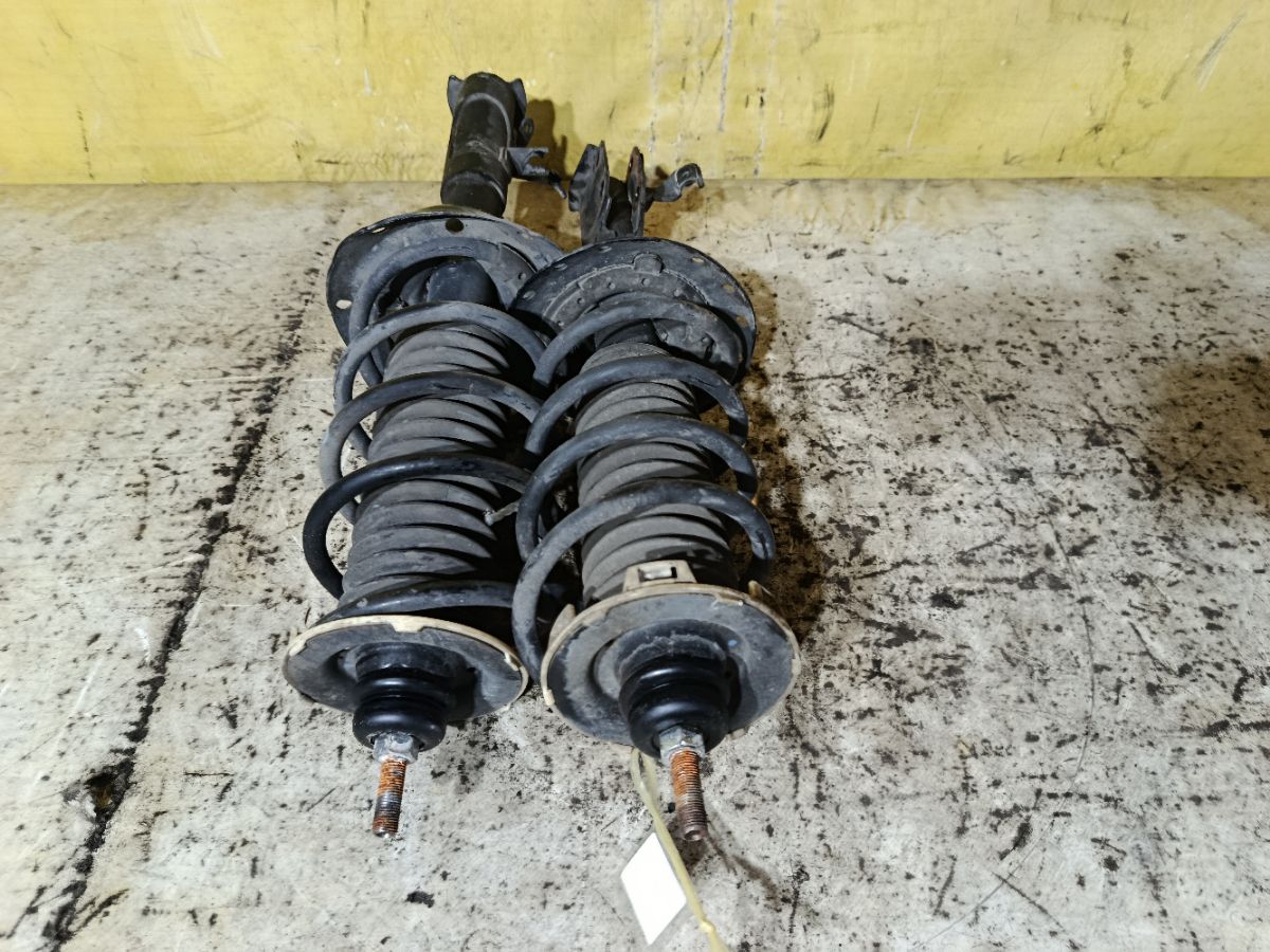 Стойка амортизатора на Honda Fit Shuttle Hybrid GP2 LDA Фото 2