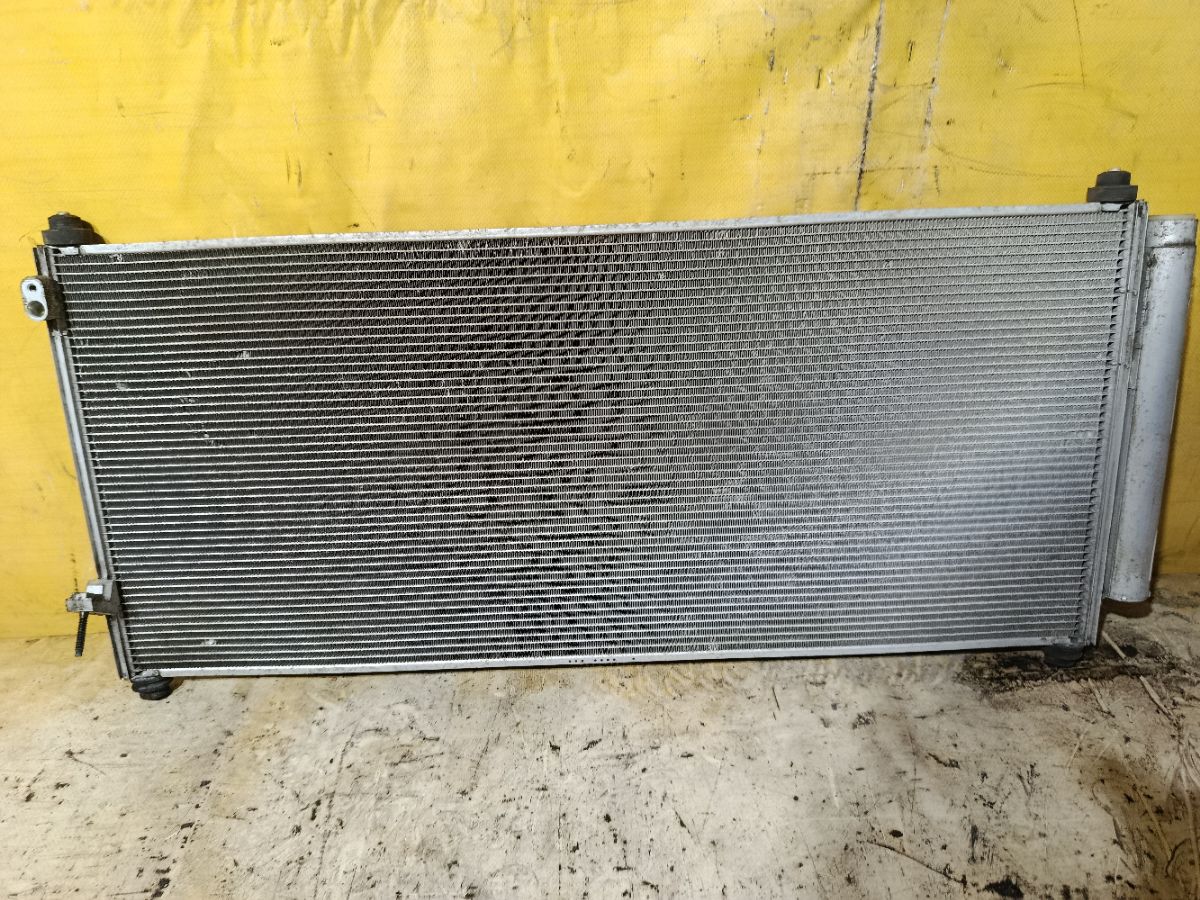 Радиатор кондиционера на Honda Fit Shuttle GP2 LDA Фото 2
