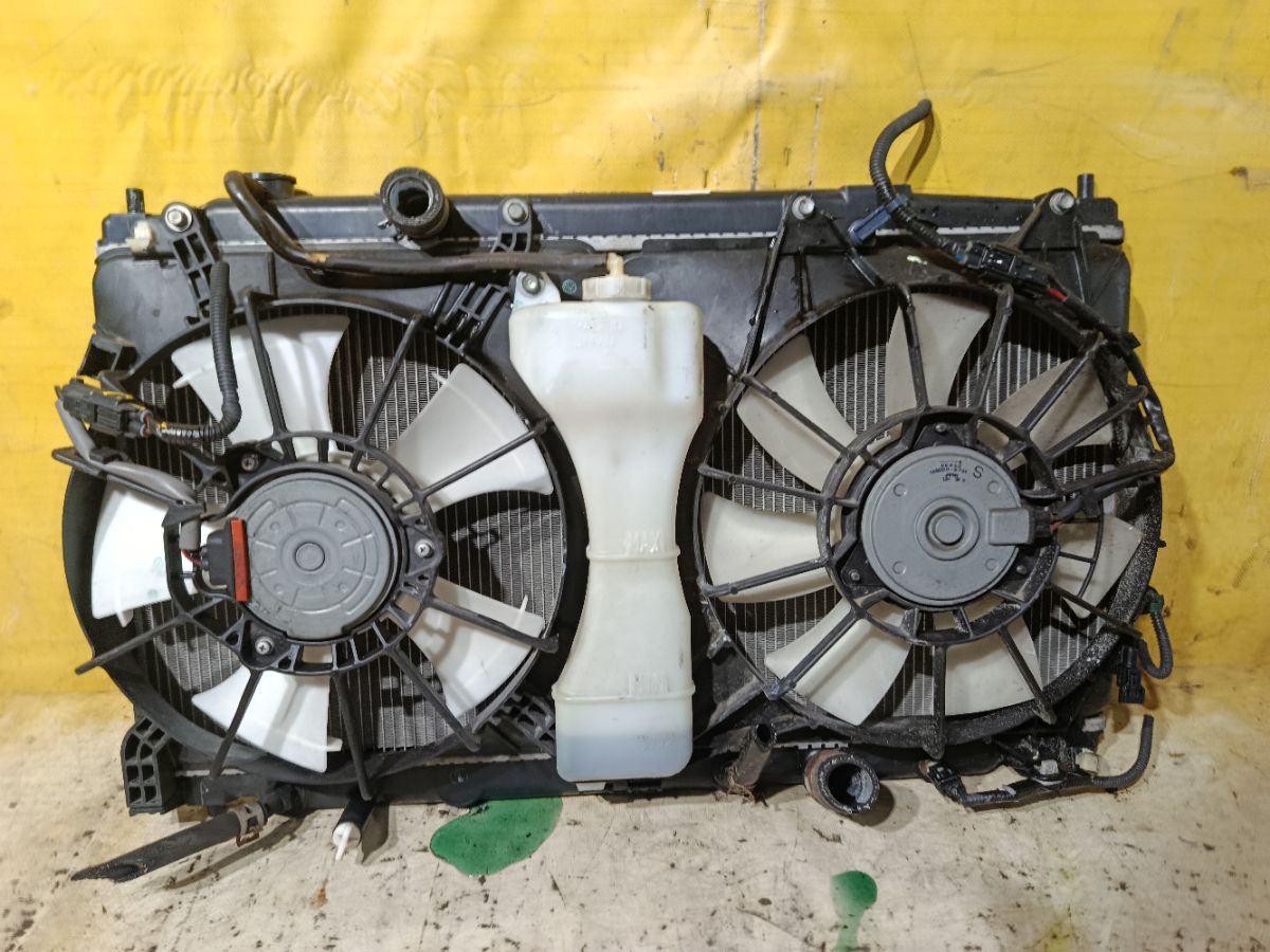 Радиатор ДВС на Honda Fit Shuttle GP2 LDA Фото 3