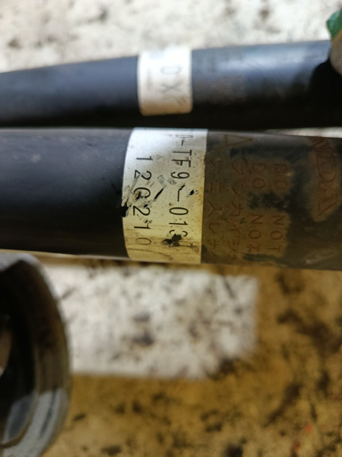 Амортизатор на Honda Fit Shuttle GP2 Фото 2