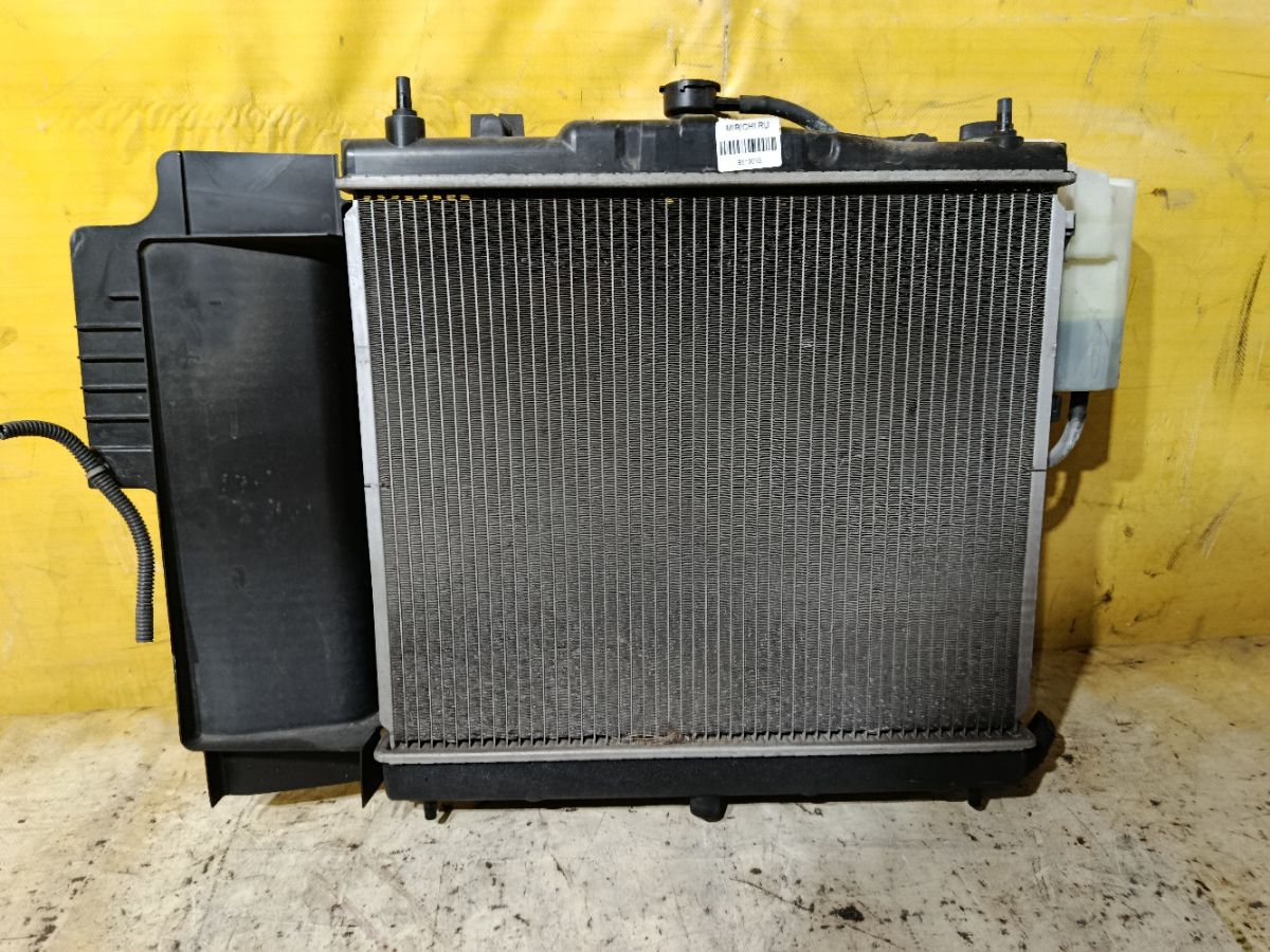 Радиатор ДВС на Nissan Note E11 HR15DE Фото 1