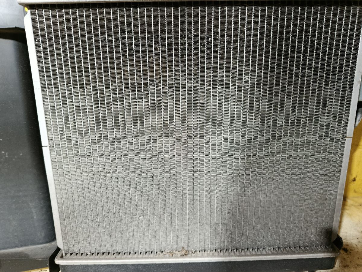 Радиатор ДВС на Nissan Note E11 HR15DE Фото 2