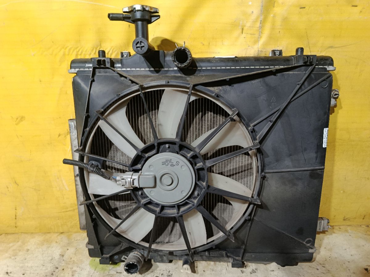 Радиатор ДВС на Suzuki Solio MA15S K12B Фото 3