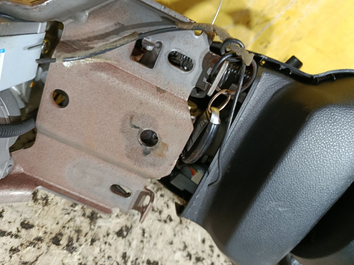 Рулевая колонка на Nissan Note E11 Фото 2