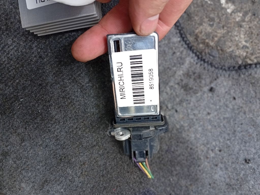 Датчик расхода воздуха 22680-7S000 на Nissan Tiida C11 HR15DE Фото 3