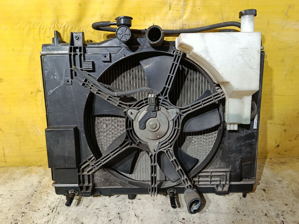 Радиатор ДВС на Nissan Tiida C11 HR15DE Фото 3