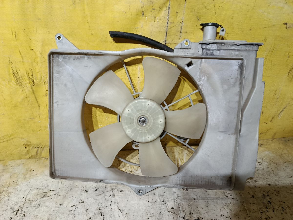 Вентилятор радиатора ДВС на Toyota Probox NCP51V 1NZ-FE Фото 3