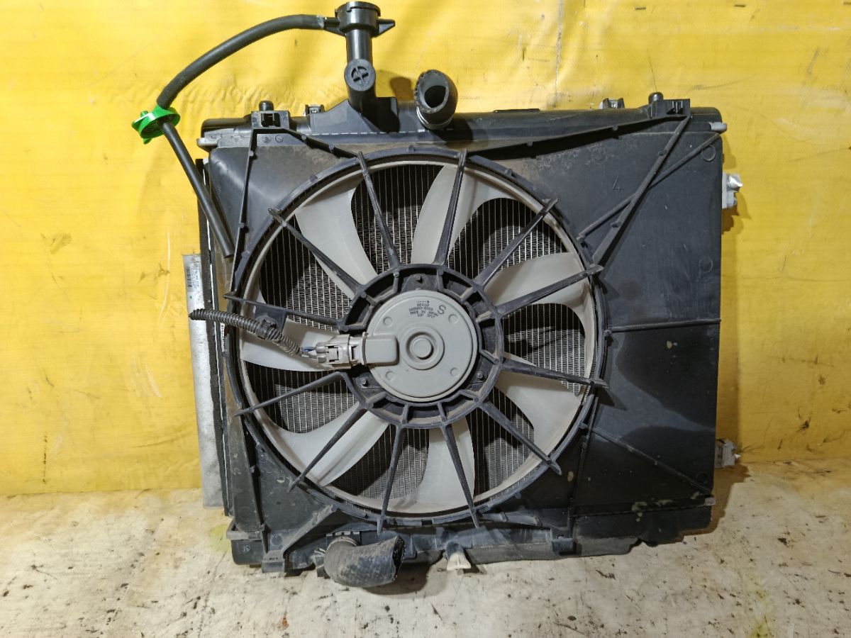 Радиатор ДВС на Suzuki Solio MA15S K12B Фото 6