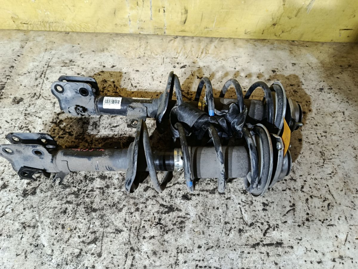 Стойка амортизатора на Suzuki Solio MA15S K12B Фото 1