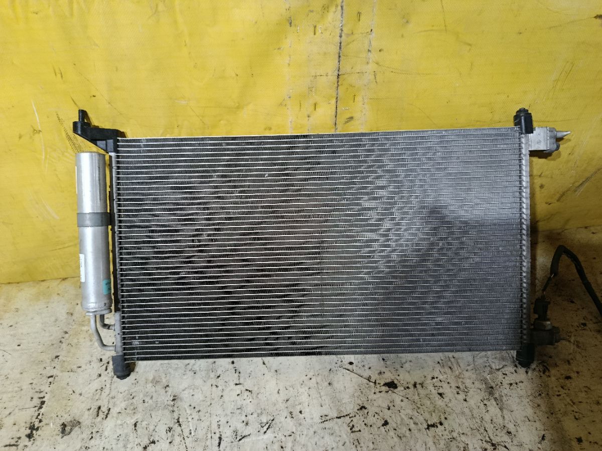 Радиатор кондиционера 92110 1U600, 92110 ED000, FX-267-3170, TD-267-3170 на Nissan Note E11 HR15DE Фото 1