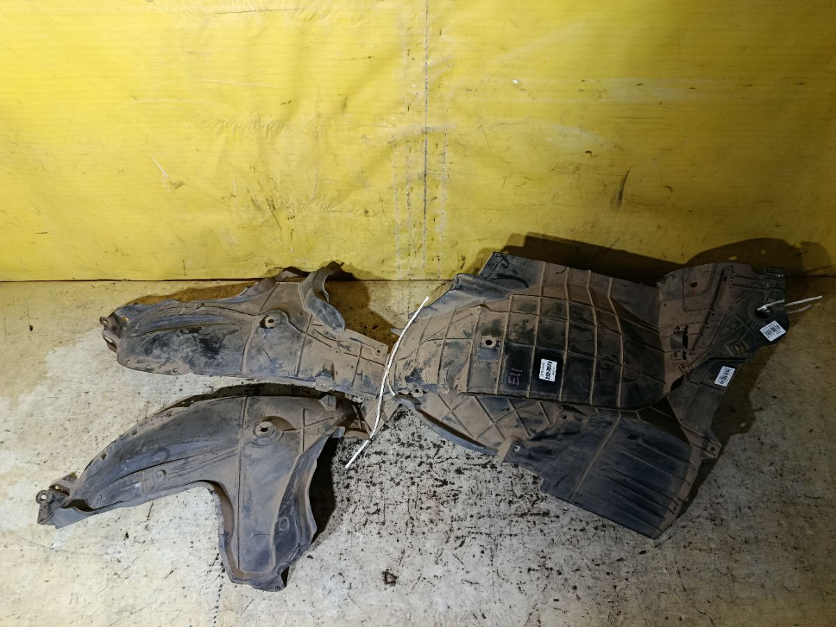 Подкрылок на Nissan Note E11 Фото 1