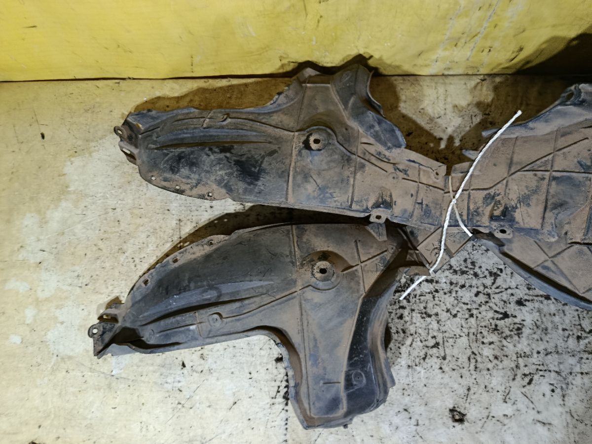 Подкрылок на Nissan Note E11 Фото 3