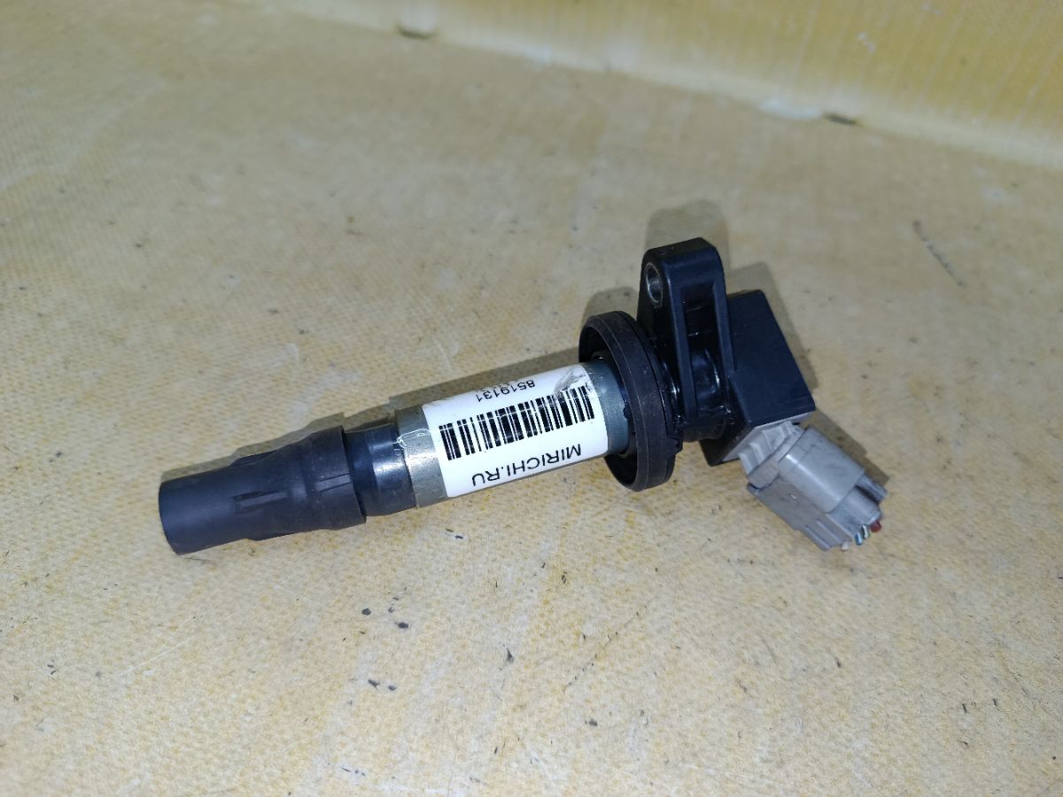 Катушка зажигания 19500-B2050 на Toyota Passo KGC30 1KR-FE Фото 4