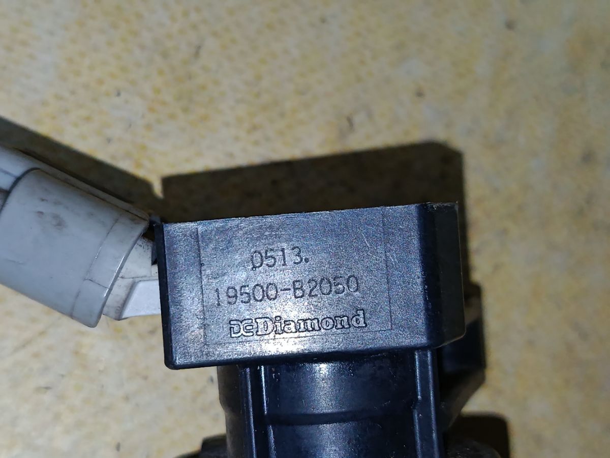 Катушка зажигания 19500-B2050 на Toyota Passo KGC30 1KR-FE Фото 6