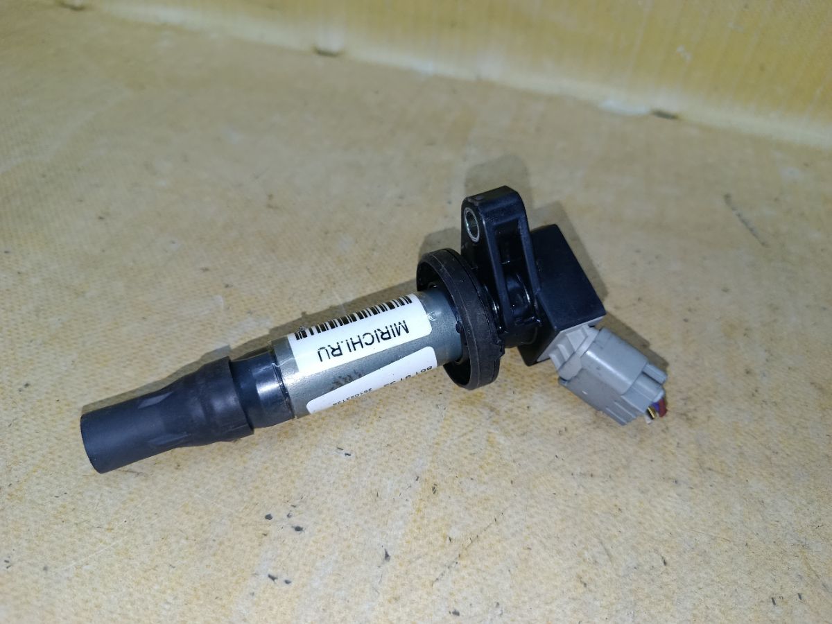 Катушка зажигания 19500-B2050 на Toyota Passo KGC30 1KR-FE Фото 4