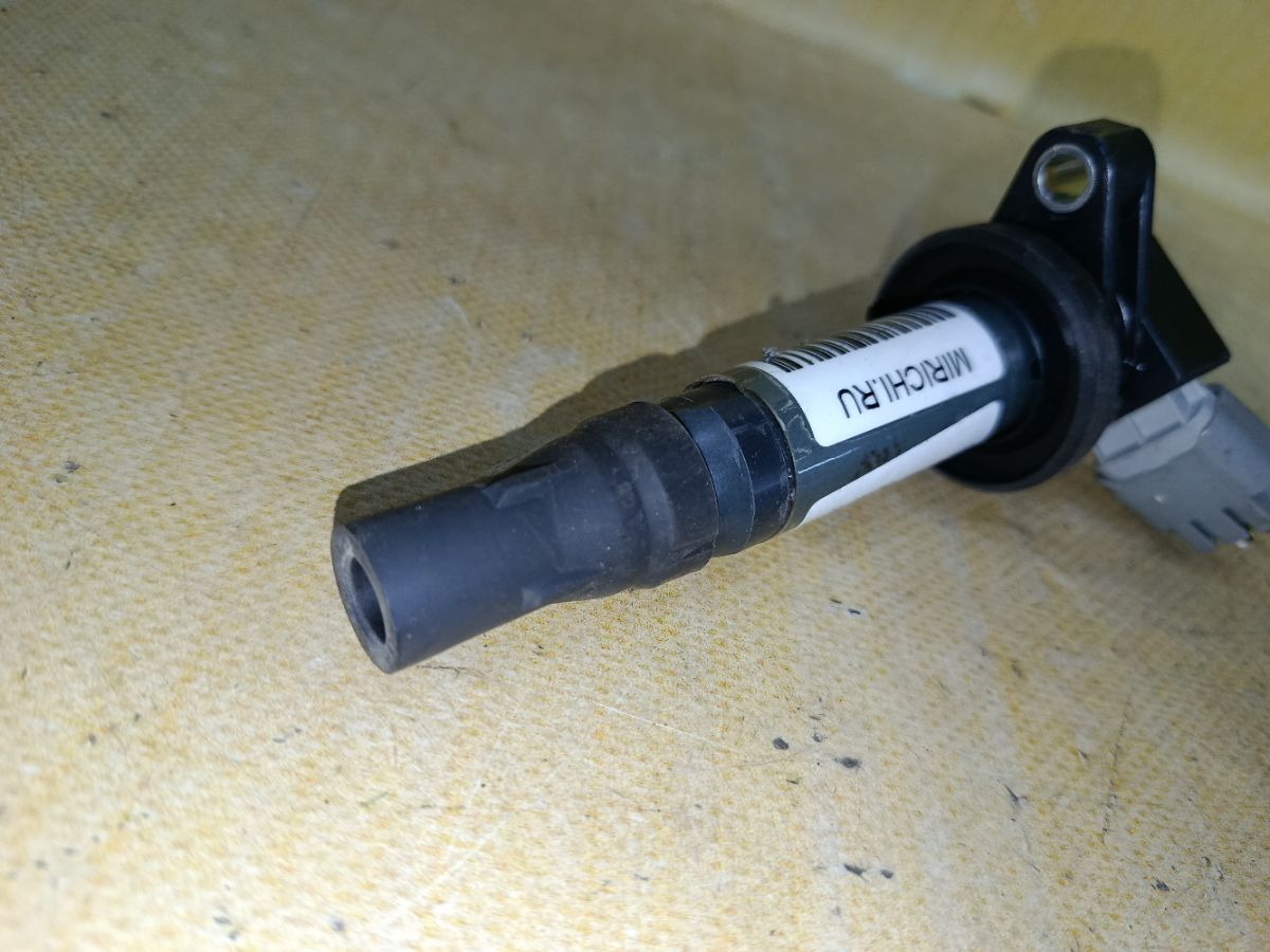 Катушка зажигания 19500-B2050 на Toyota Passo KGC30 1KR-FE Фото 5