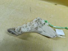 Крепление бампера 52536-52090 на Toyota Ractis NCP100 Фото 2