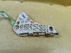 Крепление бампера 52535-52080 на Toyota Ractis NCP100 Фото 2