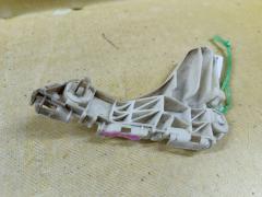 Крепление бампера 52535-52080 на Toyota Ractis NCP100 Фото 4