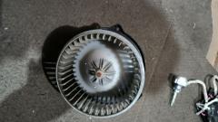 Мотор печки 87103-20120, 87103-20150 на Toyota Wish ZNE10G Фото 6