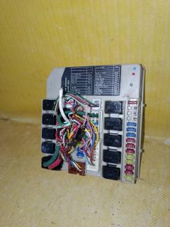 Блок предохранителей на Nissan March AK12 CR12DE Фото 2