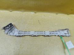 Крепление бампера 52576-47020 на Toyota Prius ZVW30 Фото 4