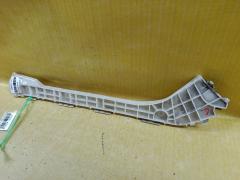 Крепление бампера 52576-47020 на Toyota Prius ZVW30 Фото 6