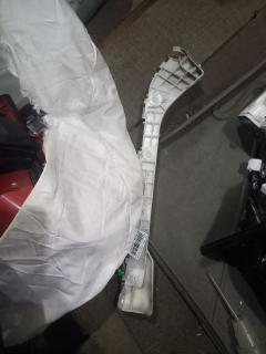 Крепление бампера 52576-47020 на Toyota Prius ZVW30 Фото 7